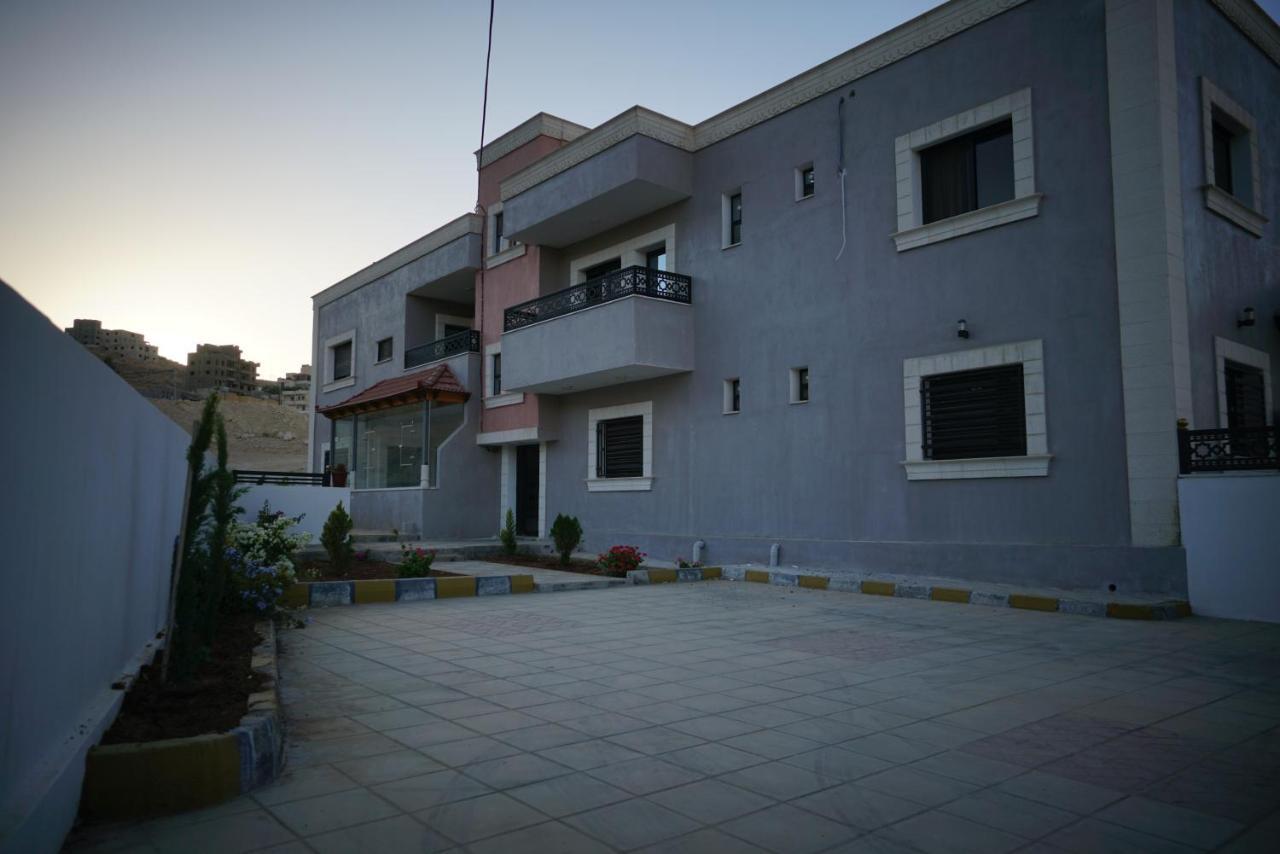 Amro Petra Apartment Wadi Musa Bagian luar foto